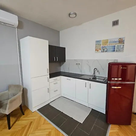 Apartma Pekrska Vila Limbus Exterior photo
