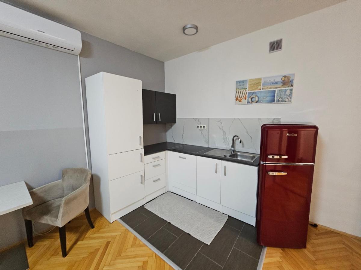 Apartma Pekrska Apartment *